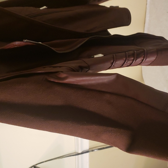 Leather Jacet - Picture 2 of 8